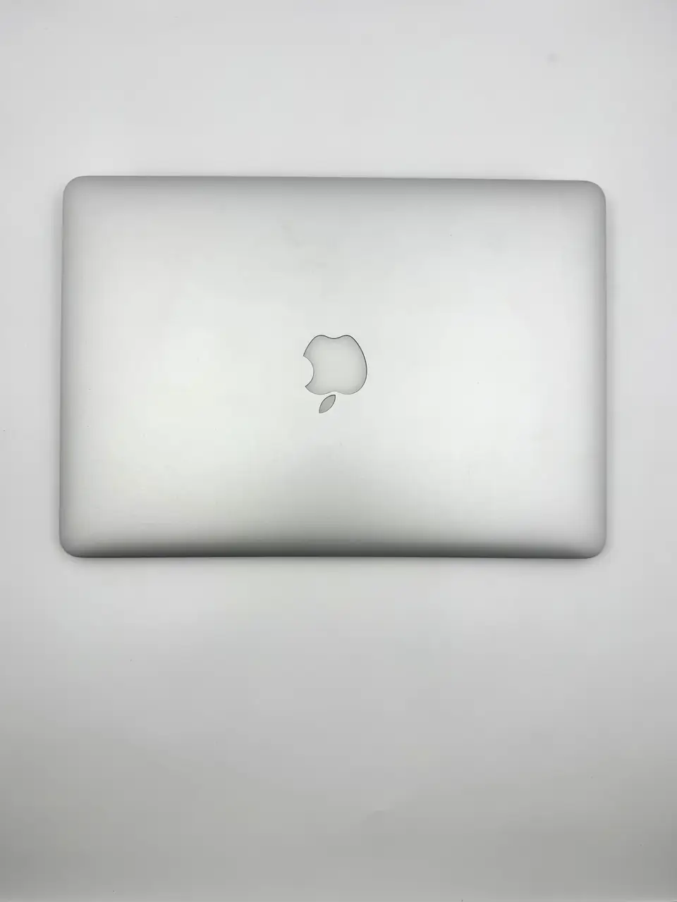 apple macbook air 2017 13inch intel core i5 (preowned)